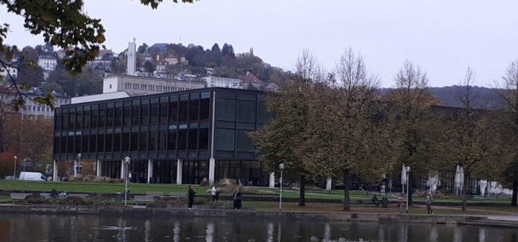 Klassen 9b und 9c zu Besuch im Landtag Klassen 9b und 9c zu Besuch im Landtag